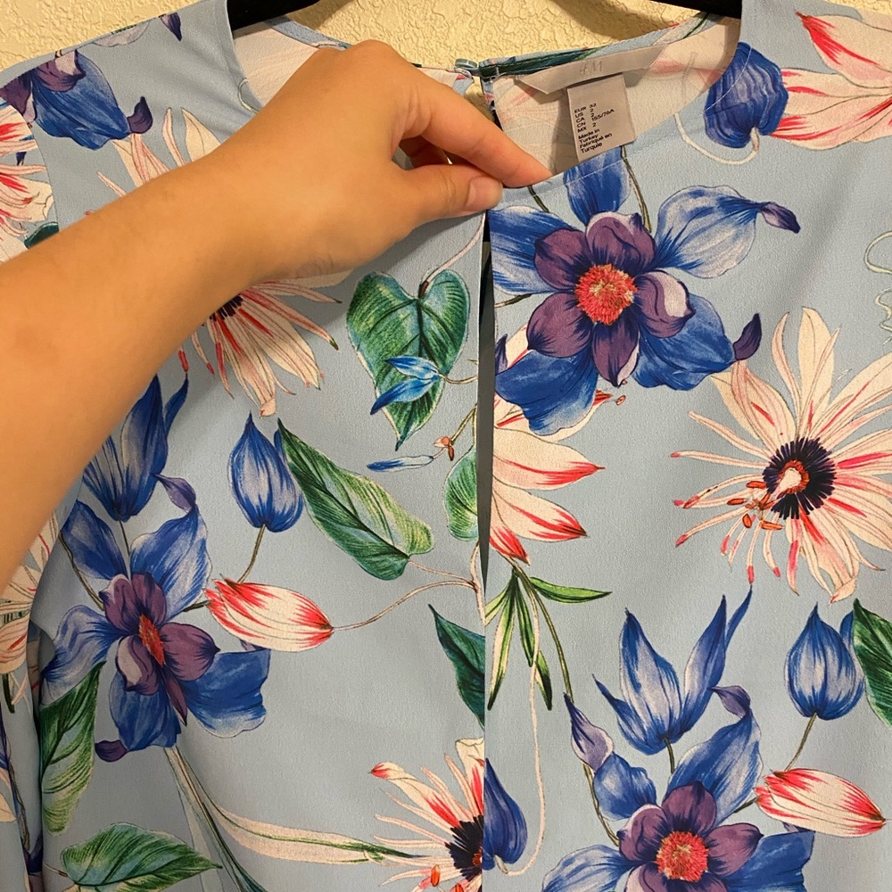 FLORAL // blouse 💐 - Picture 4 of 6